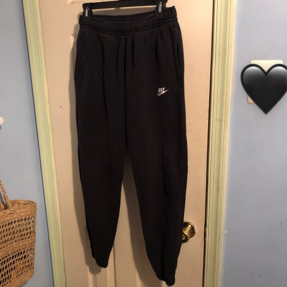 Black Nike sweat pants